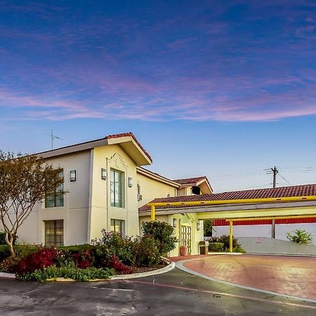 Red Roof Inn Plano Luaran gambar