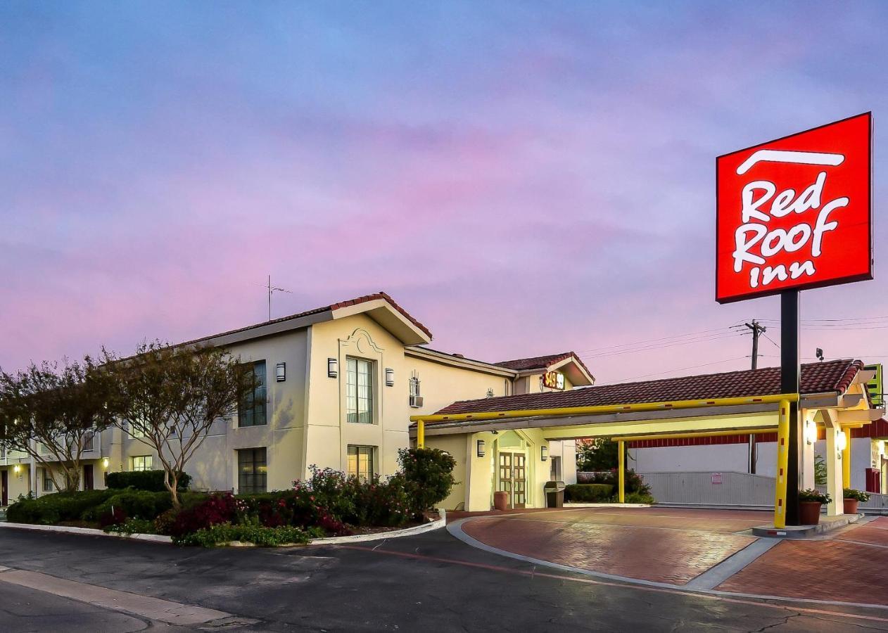Red Roof Inn Plano Luaran gambar