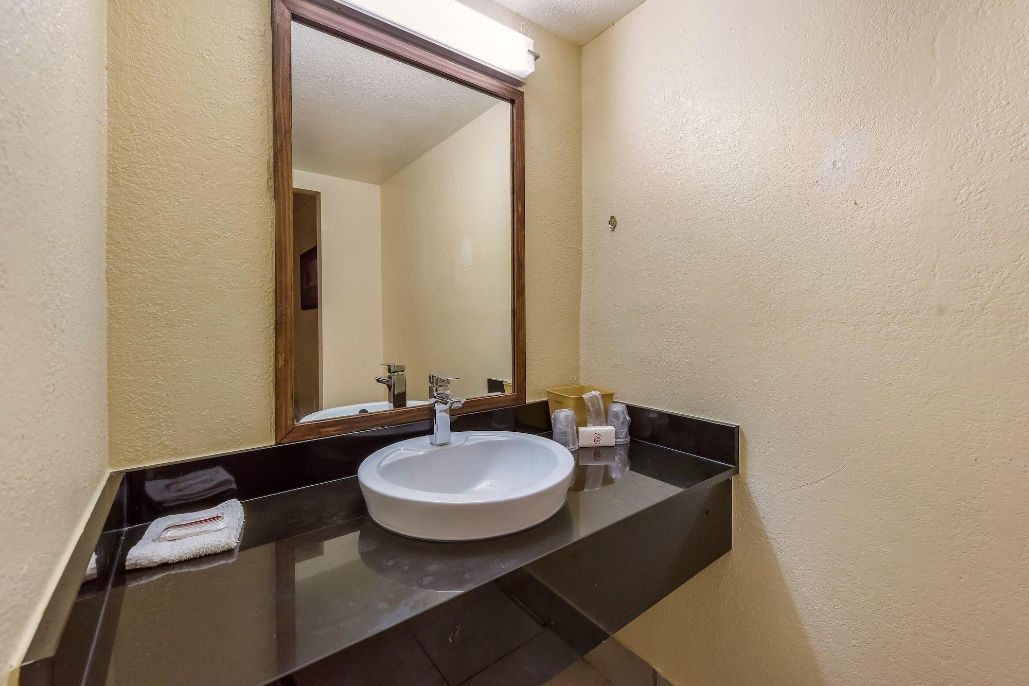 Red Roof Inn Plano Luaran gambar