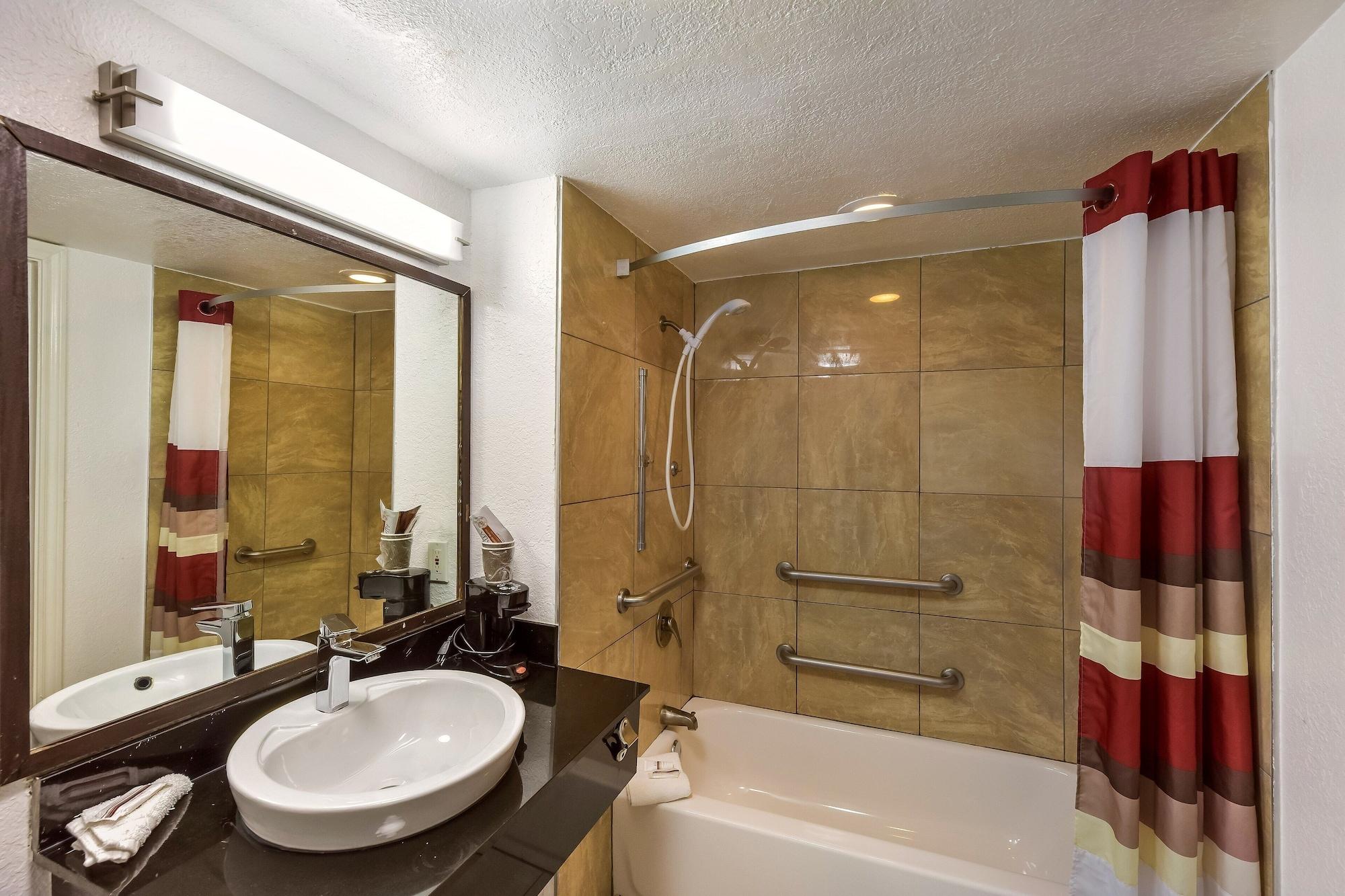 Red Roof Inn Plano Luaran gambar